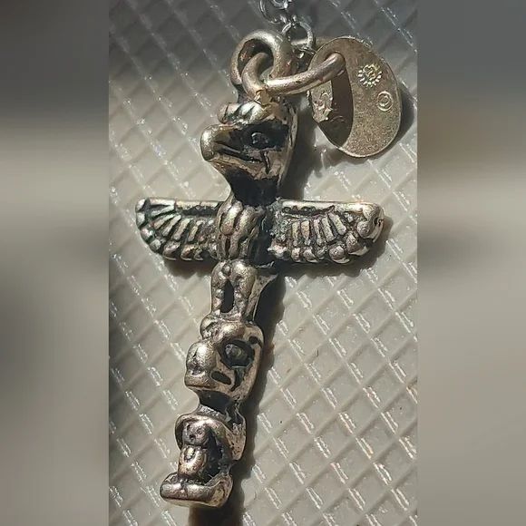 Totem pole charm on sterling chain native - Picture 3 of 13